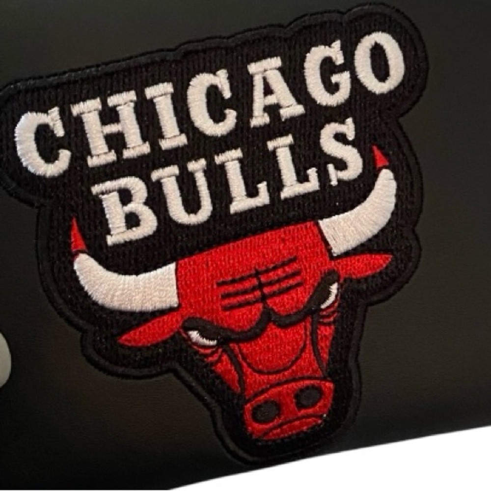 Loungefly Chicago Bulls Wallet - Picture 9 of 14